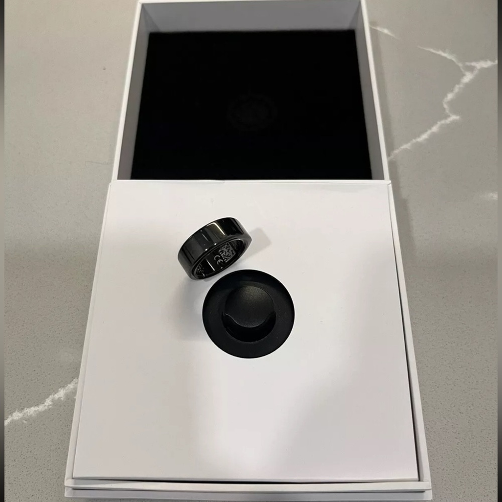 Oura ring Size 7 Heritage, Gen3 black.